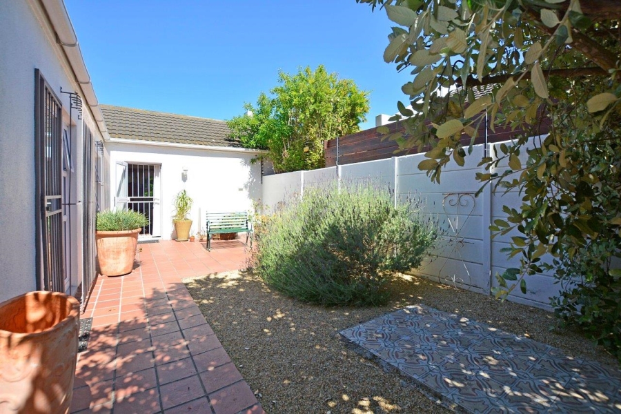 3 Bedroom Property for Sale in Waves Edge Western Cape